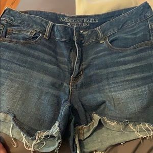 American Eagle Shorts Size 14